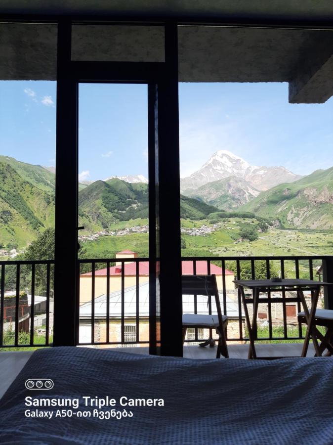 Best View Kazbegi Camera foto